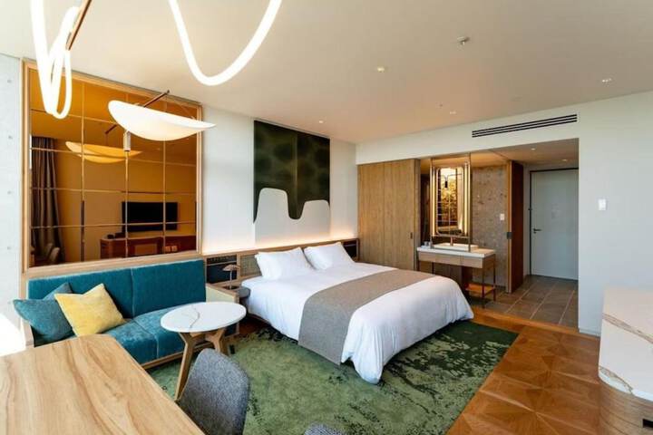 Room 14 of 190