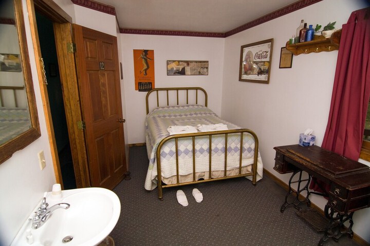 Room 14 of 81