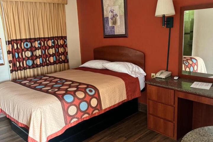 Standard Room, King or Two Doubles (11 of 14)
