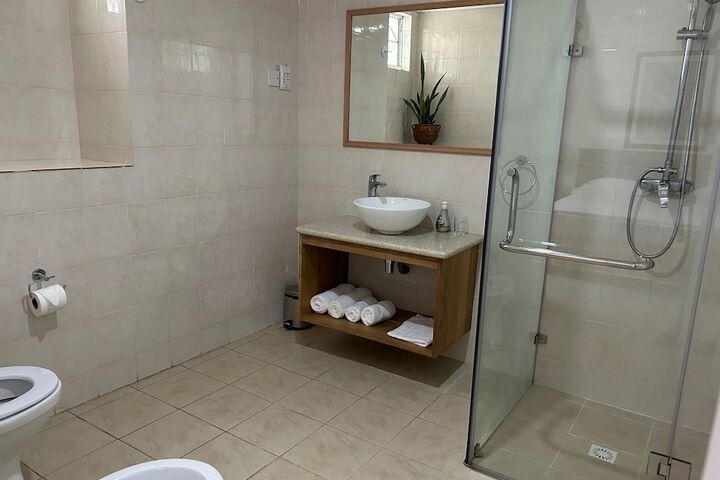 Room 2 of 9
