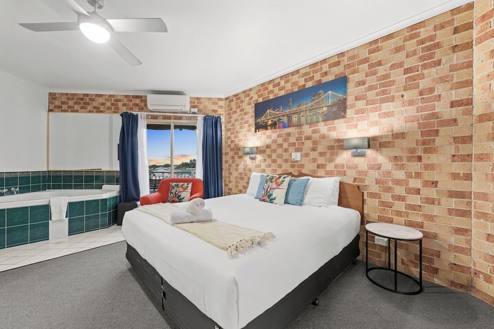 Room 7 of 23