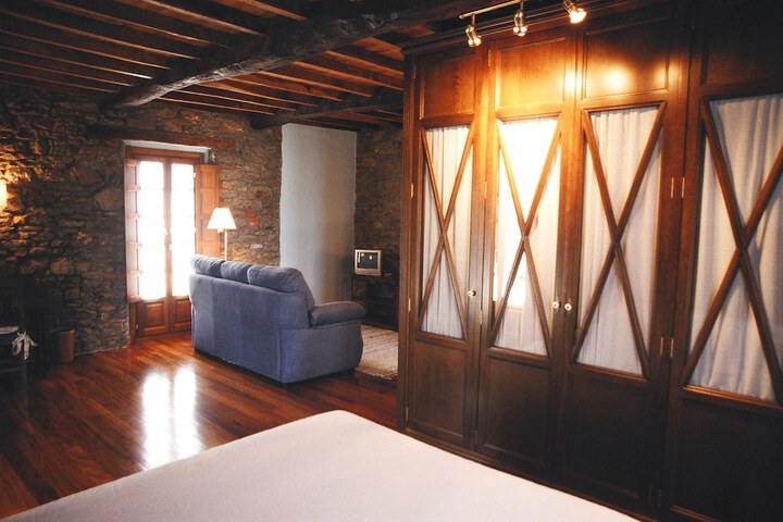 Room 14 of 36