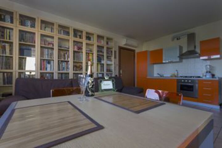 Room 11 of 18
