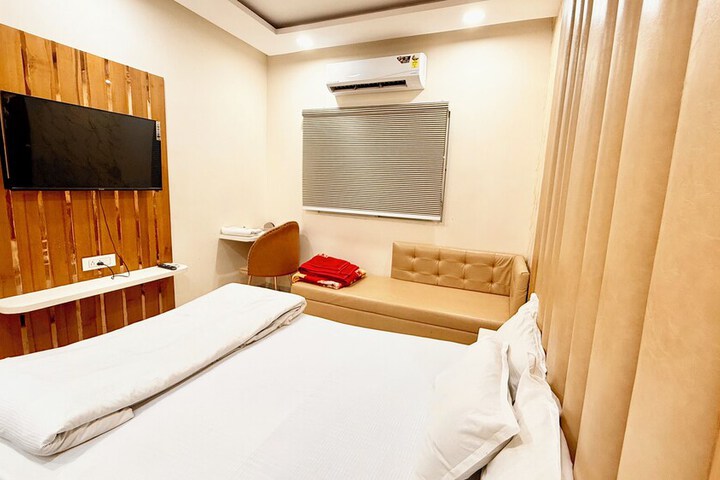 Room 10 of 25