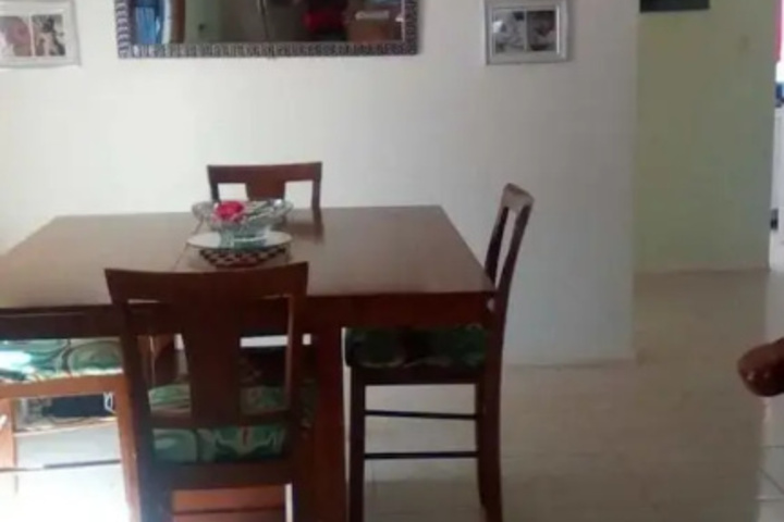 Room 9 of 12