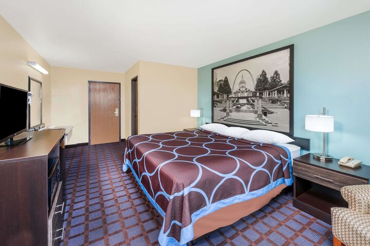 Room 8 of 24