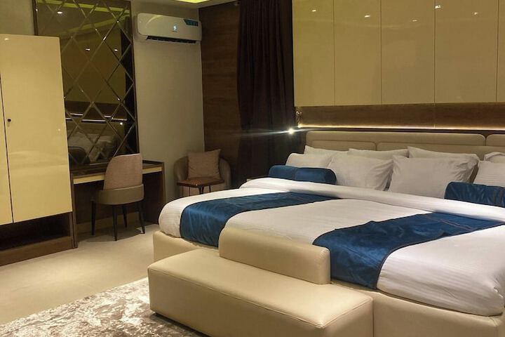 Room 5 of 36