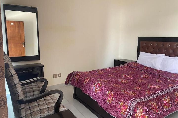 Room 3 of 22