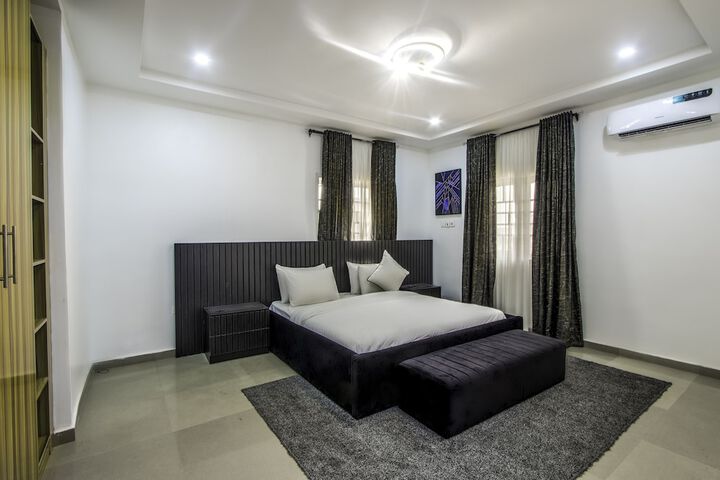 Room 13 of 24