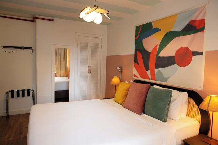 Room 8 of 52