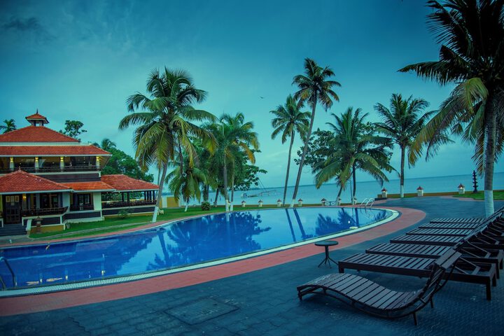Pool Hotel