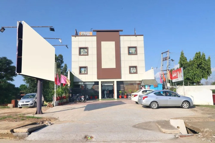 OYO 22012 Hotel B1