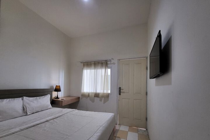 Room 3 of 12