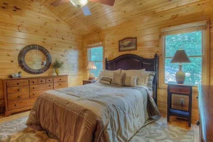 Room 6 of 20