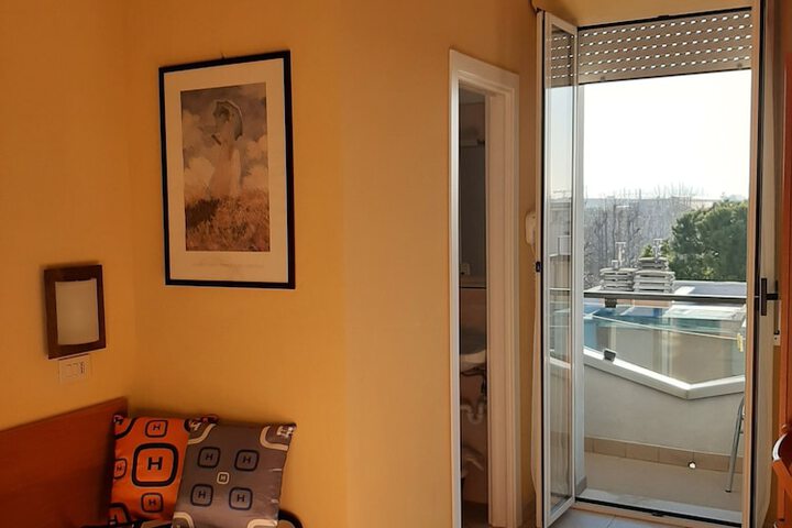 Room 9 of 54