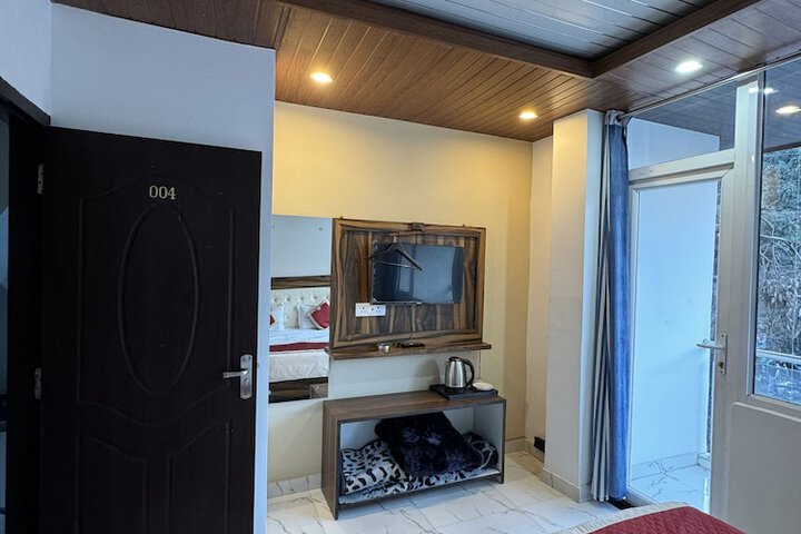 Room 5 of 13