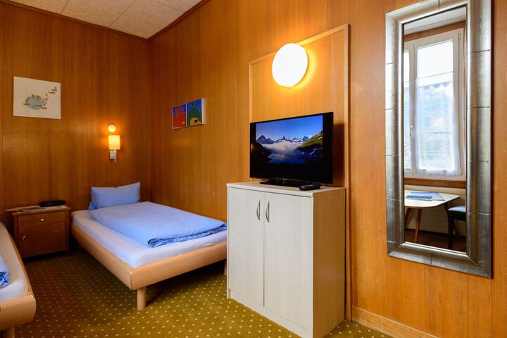 Room 72 of 120