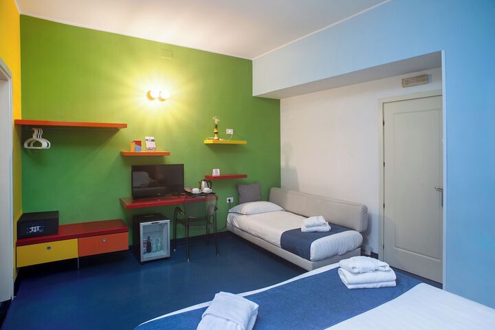 Room 85 of 144