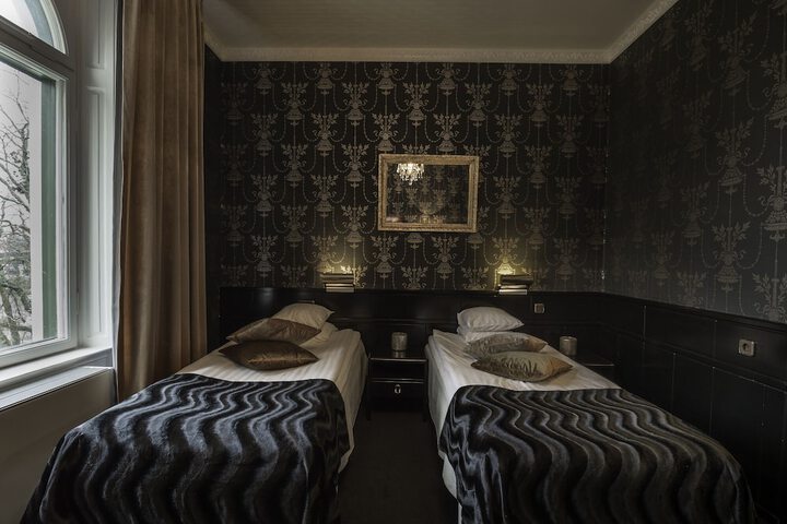 Room 21 of 57