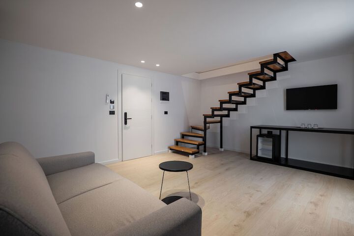 Room 72 of 100