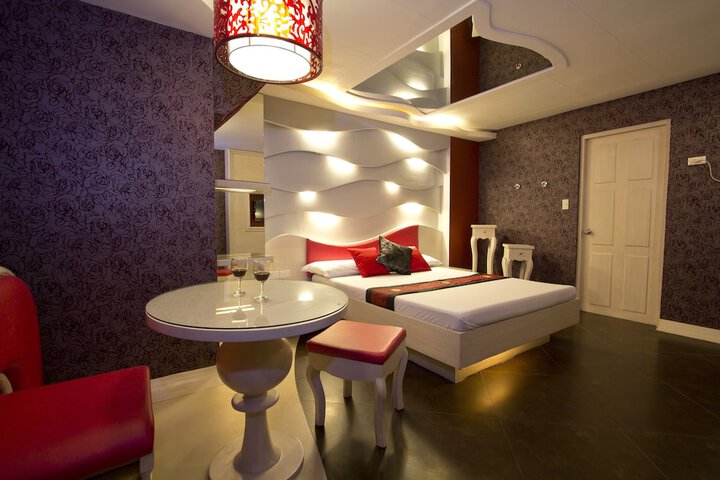 Room 5 of 34
