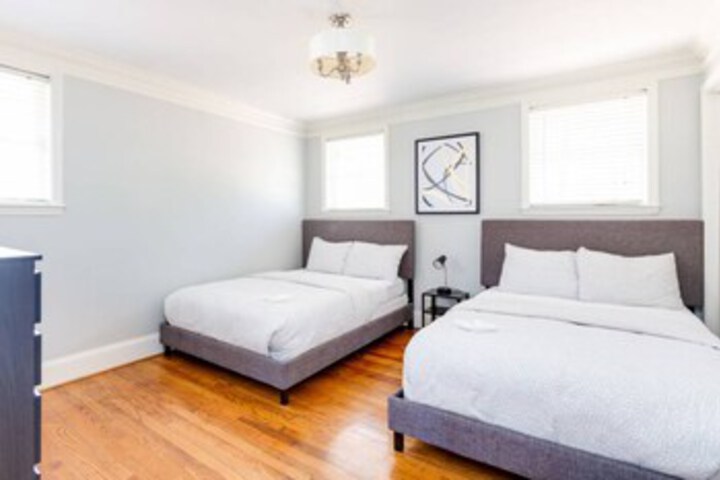 Room 10 of 12
