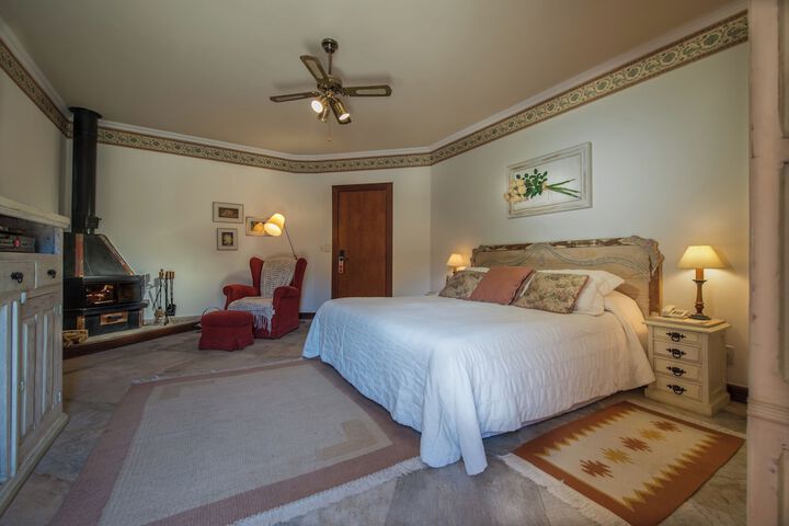 Room 42 of 104