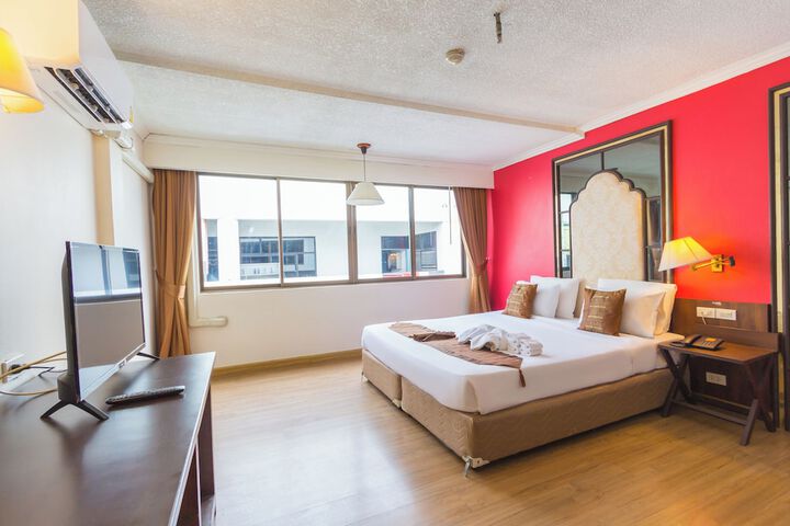 Room 10 of 92