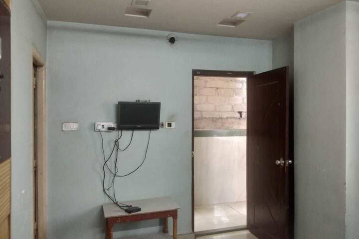 Room 12 of 19