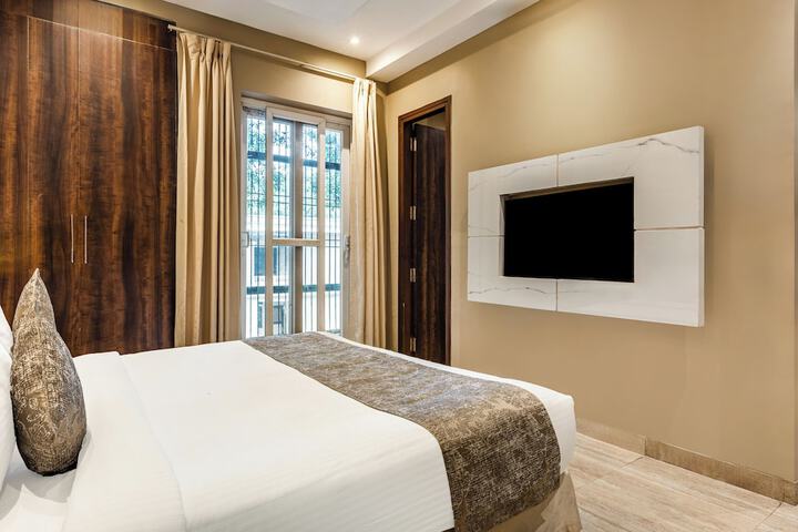 Room 20 of 102