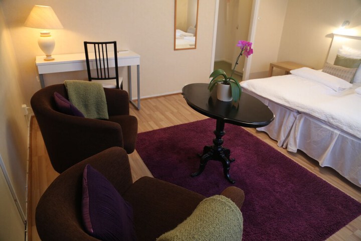Room 6 of 52