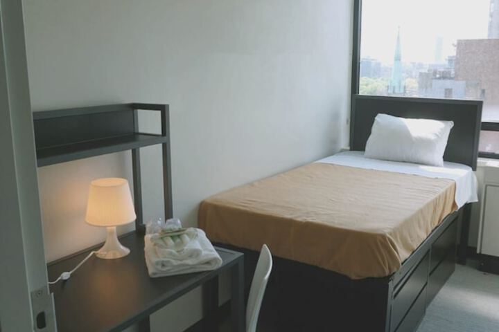 Room 4 of 31