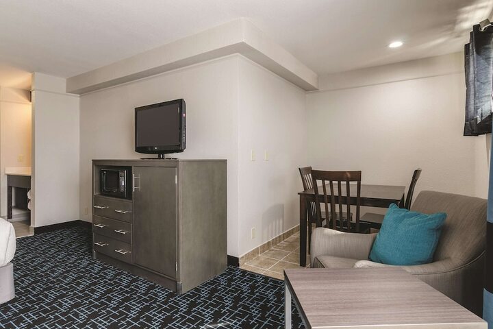 1 King Bed Mobility Accessible (17 of 22)