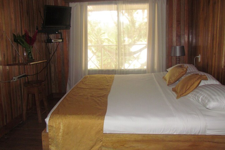 Room 4 of 24