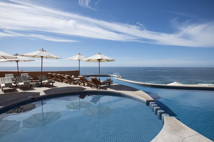 Hotel with Pool