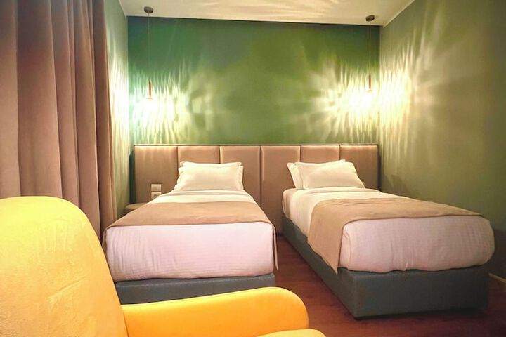 Room 16 of 26
