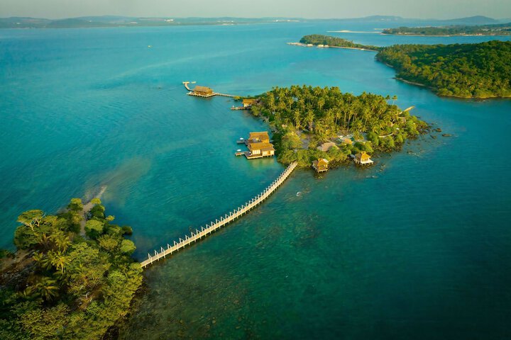 Full Moon Private Island
