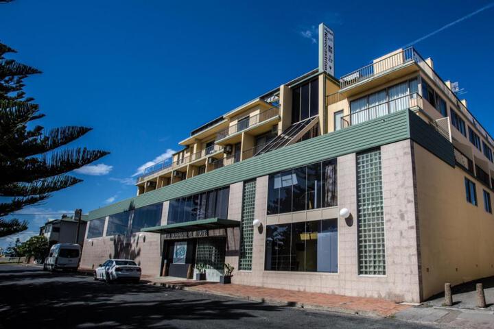 Newcastle Beach Hotel