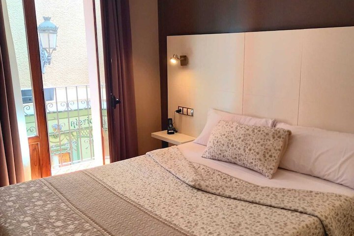 Room 12 of 101
