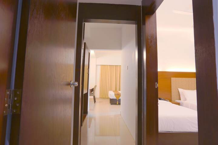 Room 10 of 26