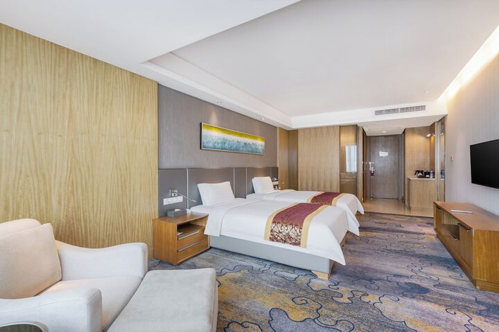 Room 12 of 28