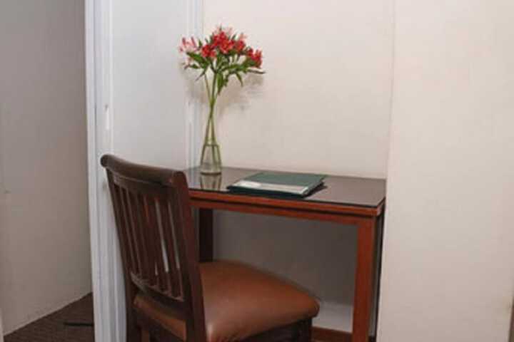 Room 16 of 36