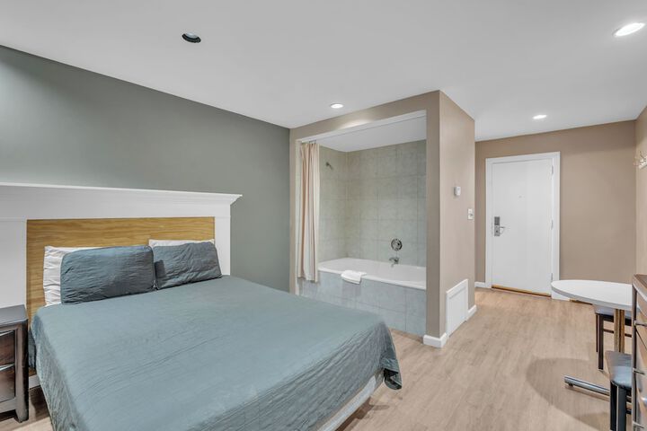 Room 11 of 29