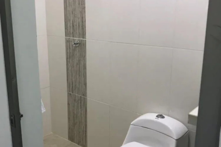 Room 6 of 15
