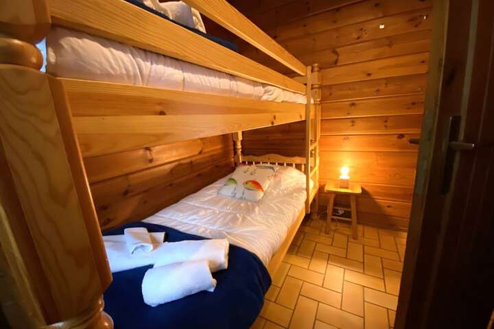 Room 3 of 46