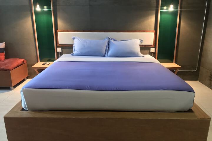 Room 18 of 53
