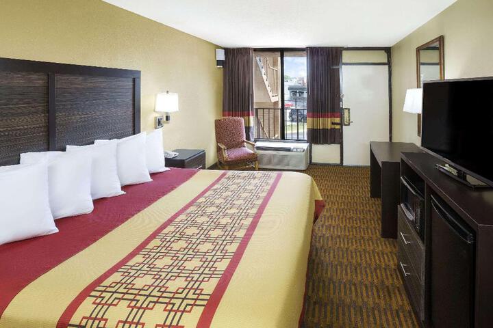 2 Queen Beds (3 of 7)