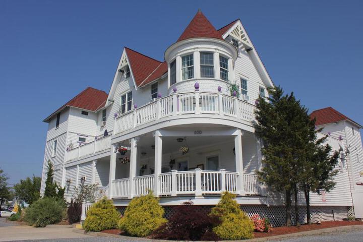 Image of Tavern on the Bay Hotel - Al Capone Suite