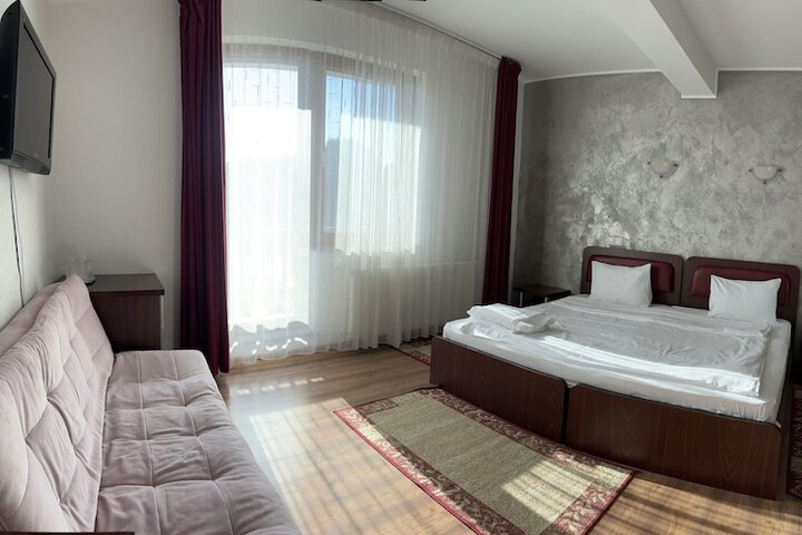 Room 25 of 113