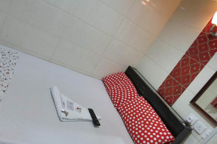 Room 33 of 58
